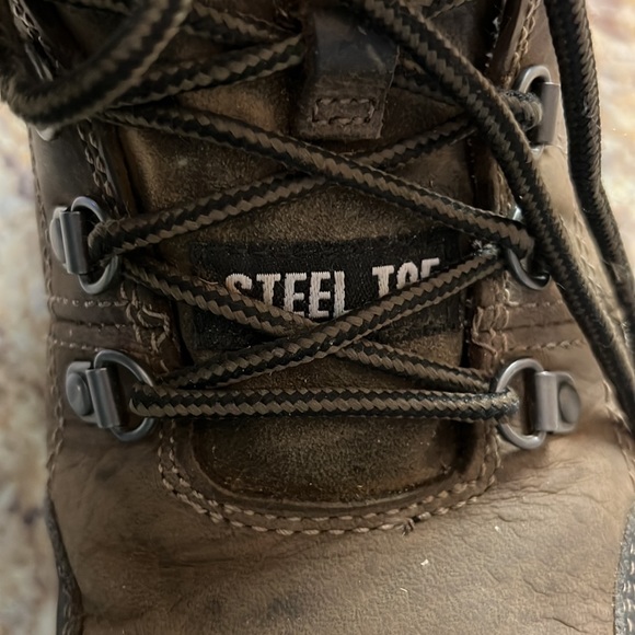 Caterpillar steel toe boots - Picture 5 of 5